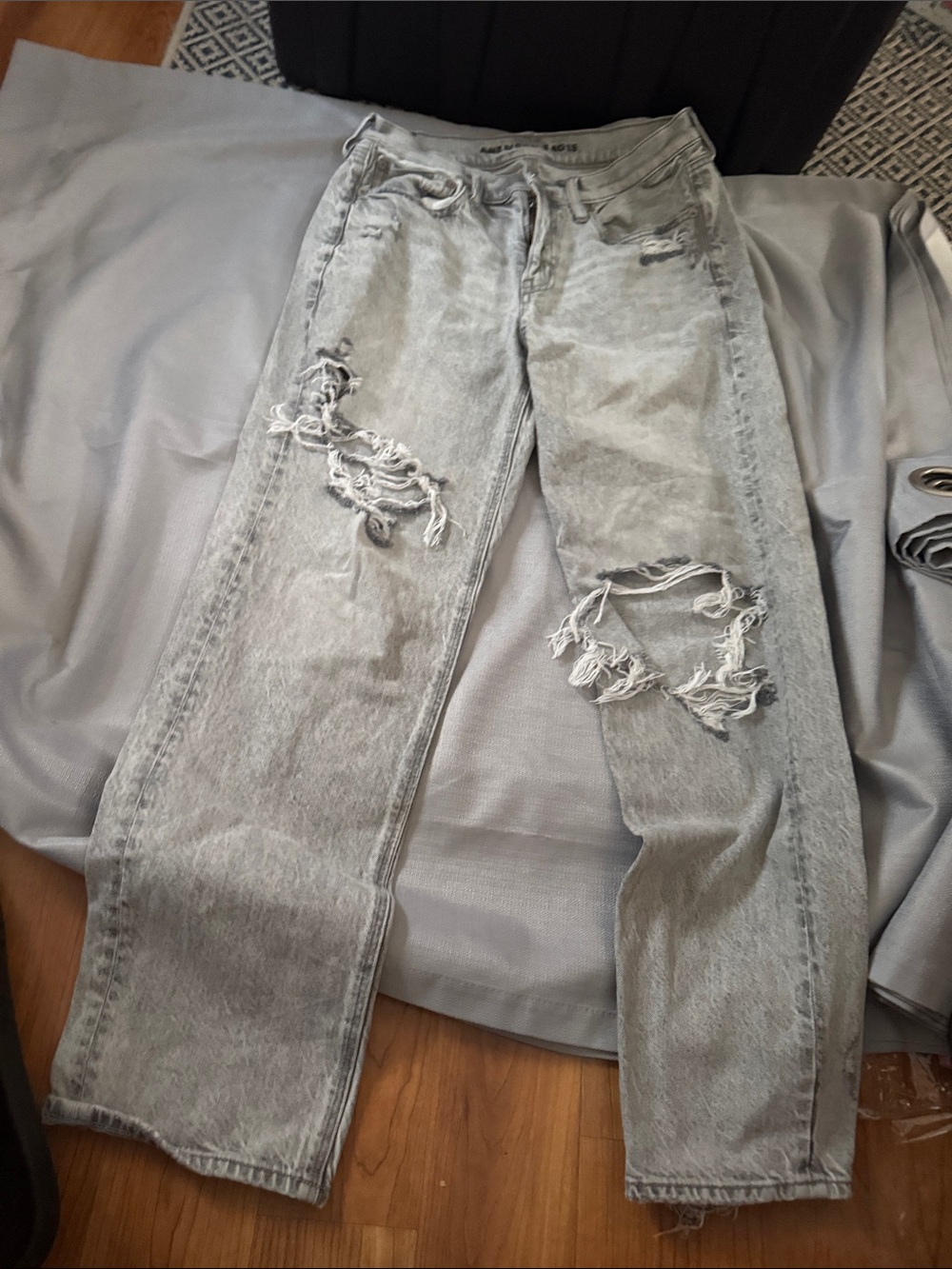 American Eagle Light Gray Denim Jeans